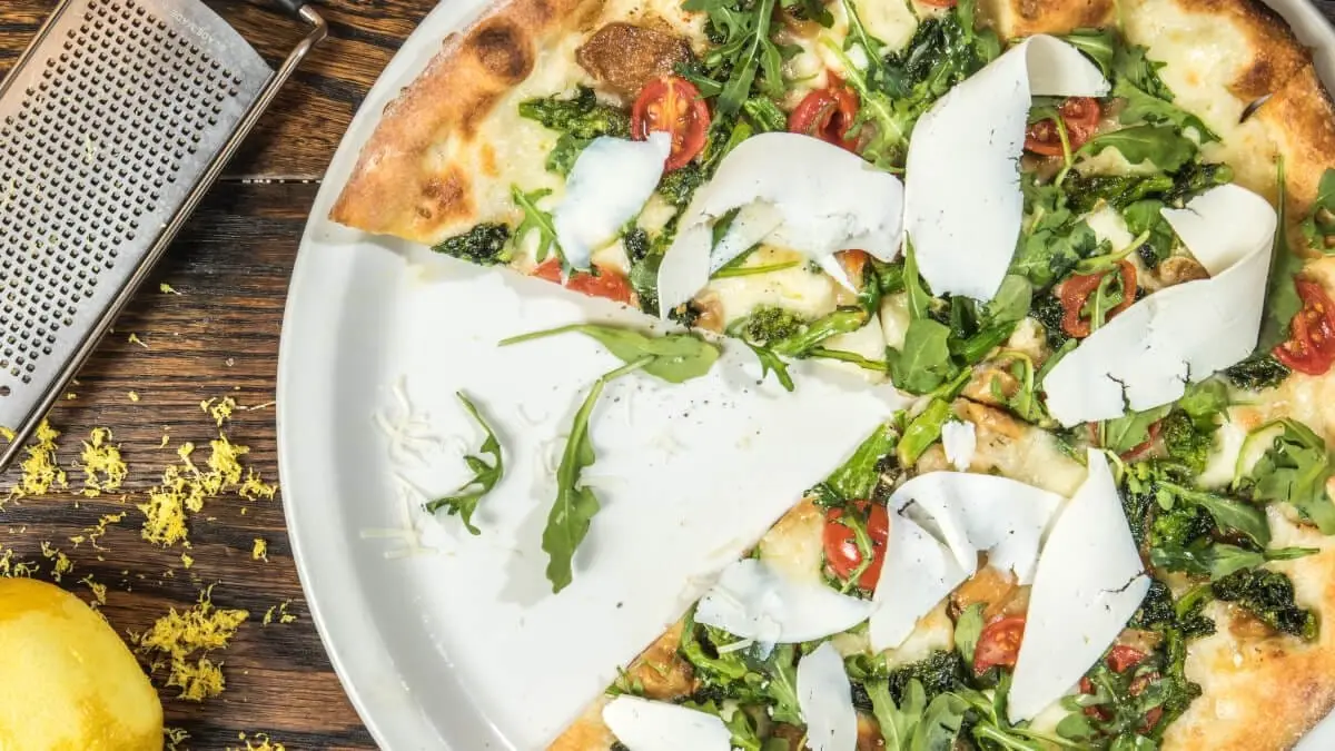 Festlig pizza med kallrökt lax
