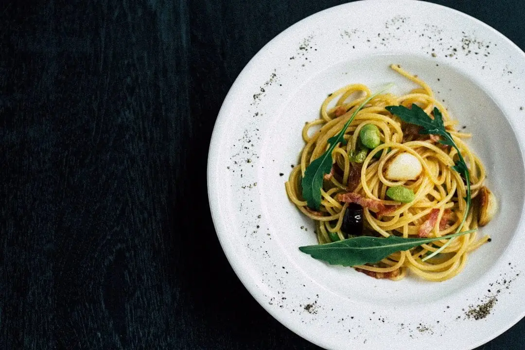 Recept på laxpasta med spenat och parmesan illustration