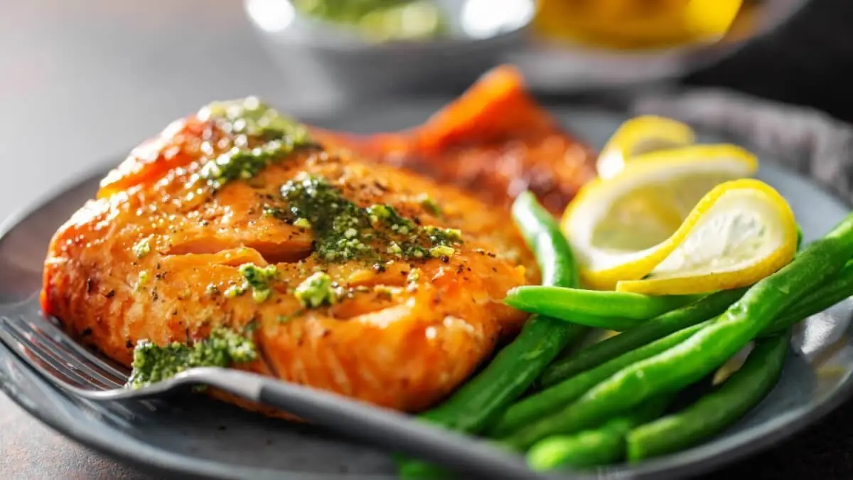 Recept: Stekt lax med ishavsrom